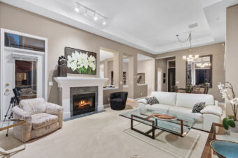 2456 Carr Lane
